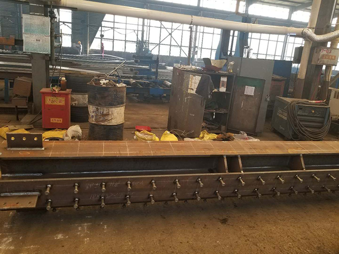 圓柱、箱型柱、十字形柱